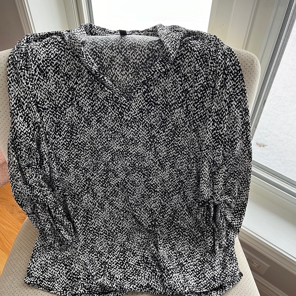 3/$20 Jones New York Top - Picture 1 of 3